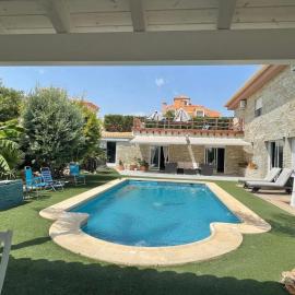 Habitación con baño privado frente a la piscina, 2P no es casa completa y es rural