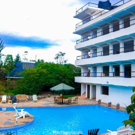 Lake Elementaita Nature Pebbles & Spar, hotel v mestu Gilgil