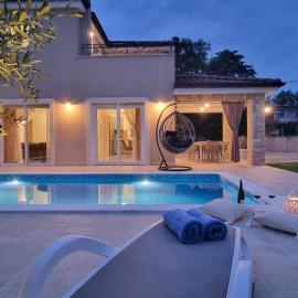 Villa Lukas&Ana s bazenom,dječjim igralištem