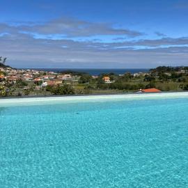 CHALET CON VISTAS AL MAR, PISCINA, PISTA FUTBOL...IDEAL PARA FAMILIAS CON NIÑOS