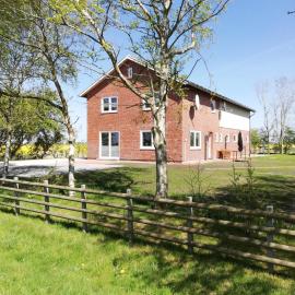 Oklahoma Home، فندق في Ockholm