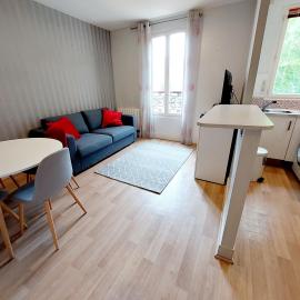 F2 Entre Paris et Eurodisney 5 min à pied gare, hotel in Le Perreux-Sur-Marne