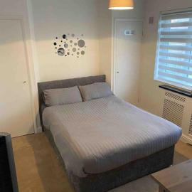 One bed cozy flat
