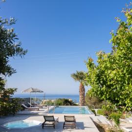 Queen's Gem Luxury Villa - Heated Jacuzzi & Pool