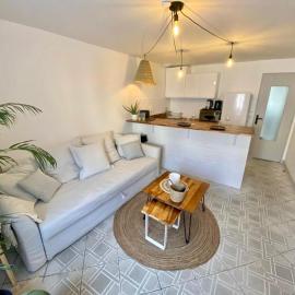 La Cascade verte /Appartement /jardin /parking, hotel din Braux