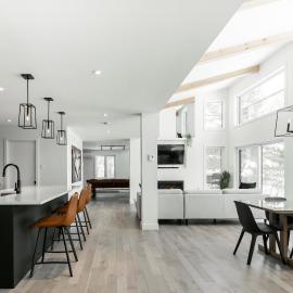 Chalet à léo - Spacieuse propriété haut de gamme avec vue sur Jay Peak: Mansonville şehrinde bir otel