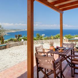 Seashore Apartments، فندق في Chorafakia
