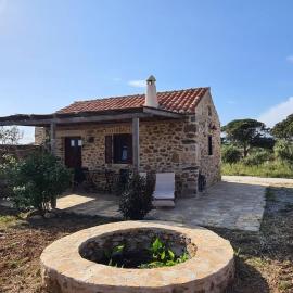 The Stone House, hótel í Potamós