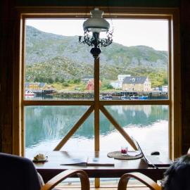 Heimbrygga Restaurant & Accommodation, hotel in Skrova