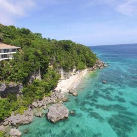 Noor Villa - Luxury 3 Bed, 2 Bath Apartment with Stunning Panoramic Sea View, Private Beach, hotel din Pinamihagan
