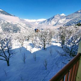 Sarthak Home Stay, Beautiful Valley view of Mountain