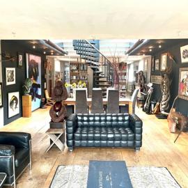 Elegant penthouse LOFT of 250 m2 in city centre with huge roofgarden 80 m2