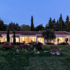 Luna Inn B&B، فندق في Corfu