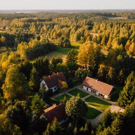Prywatna Wieś, Hotel in Mierki