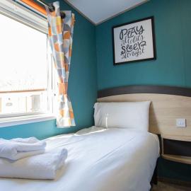 Golden Sands Holiday Park by Away Resorts، فندق في Kinmel Bay