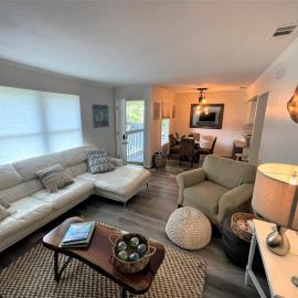 St Augustine Beach Condo 3/5 Min Walk Beach/Cafes, hotell i St. Augustine