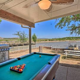 Private Dock - Waterfront Lake Brownwood Gem!, hotel in Lake Brownwood