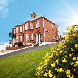 No 10 Treverbyn Road B & B