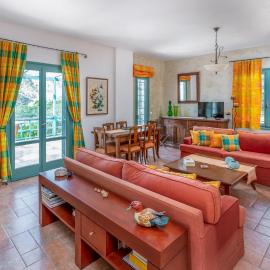 bougainvilla: Fodele şehrinde bir otel