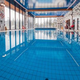Pod Brzozami Apartamenty 5 Mórz, hotel in Ustronie Morskie