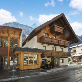 Apartment in Huben near Ski Slopes