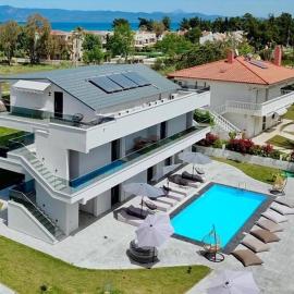V luxury Suites, hotel in Pefkochori