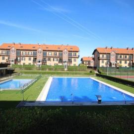 Apartamento con Vistas en Complejo Residencial: Comillas şehrinde bir otel