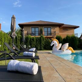 Villa Aruba & Private SPA Suites, hotel in Keszthely