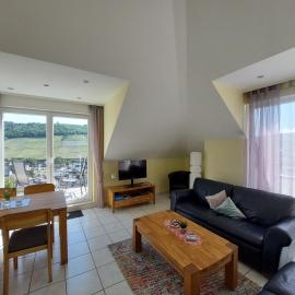 Ferienwohnung Panoramablick - Waldrandnähe - Weitblick - Ostbalkon und Südloggia, hotel Lieserben