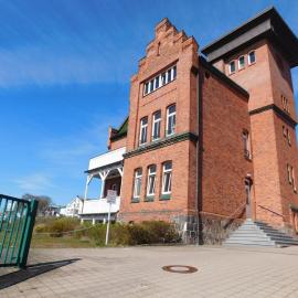 Seelotsenstation Sassnitz mit Hafenblick by Unsere Urlaubszeit, hotel in Sassnitz