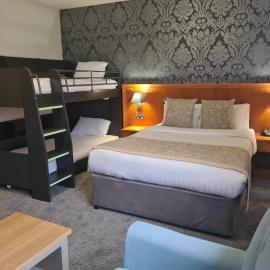Leitrim Marina Hotel, hotelli kohteessa Carrick-on-Shannon