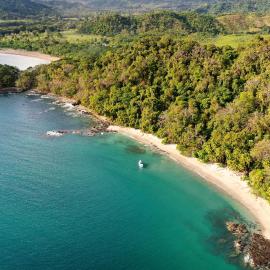 Los Vivos Beachfront Experience, hotel di Pochote