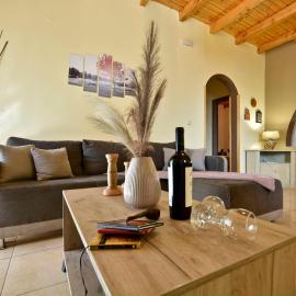 Sia's Holiday Home, hotel in Ágios Matthaíos