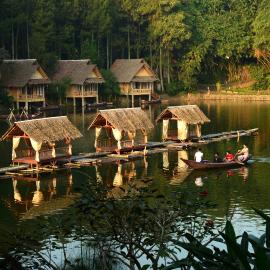 Kampung Sampireun Resort & Spa, hotel di Garut