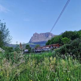 CAMPING RAMALES, готель у місті Рамалес-де-ла-Вікторія