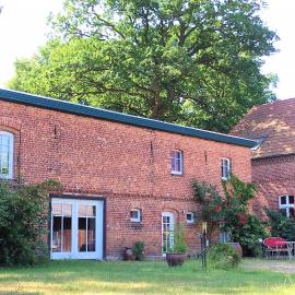 "Zur Alten Tabakscheune" in Buchholz an der Müritz mit großem Naturgarten