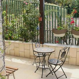 laila's boutique apartment, hotell i Haifa