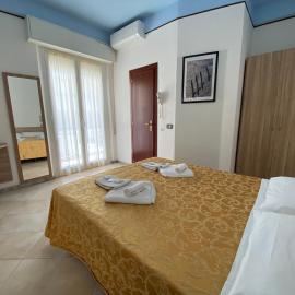 Hotel Nanni Garnì, hotel in Rimini