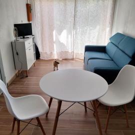 Appartement indépendant climatisé dans La Croix du Sud, hotel a Le Pradet