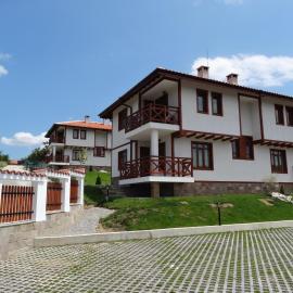 Guest House Ivanini Houses, ξενοδοχείο σε Tryavna