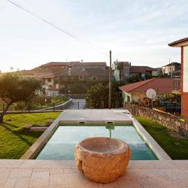 Casas de Vale de Lobo, hotel in Mirandela