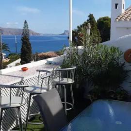 House in the center of albir, 2 min walk from the beach
