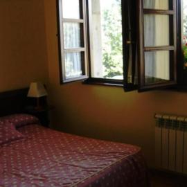 Apartamentos La Montañesa, hotel in Posada de Llanes