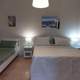Esther Guest House, hotell i Castel Volturno