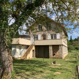 Gîte Les clés des Champs Côté Jardin, hotel em Lacave