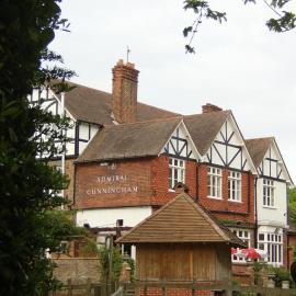 The Admiral Cunningham Hotel, khách sạn ở Bracknell