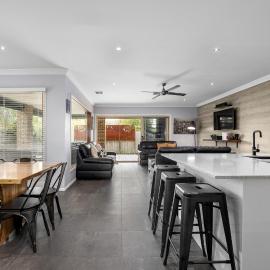 Luxury Coastal Escape - Spacious Group Accommodation