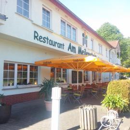 Hotel Am Meilenstein โรงแรมในDunkelforth