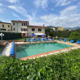 Villa Volpes con piscina Privata a uso esclusivo tra Versilia e Cinque Terre, hotel em Luni