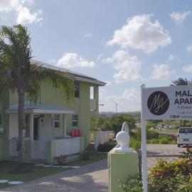 Malfranza Apartments، فندق في بريدج تاون